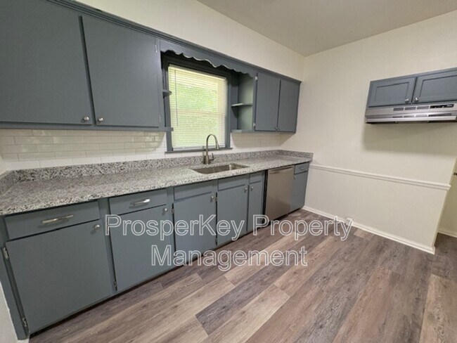Building Photo - 5900 Frazier Dr