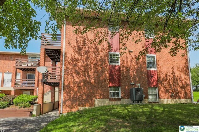 Building Photo - 1464 N Cedar Crest Blvd