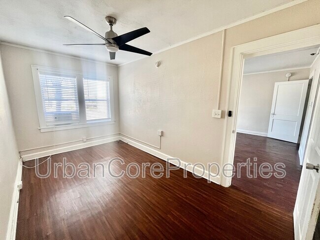 Building Photo - 216 5th Ave N