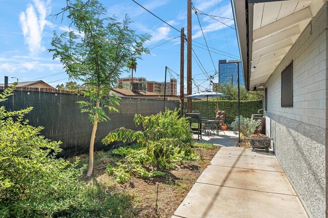 Building Photo - 1033 N 25th St