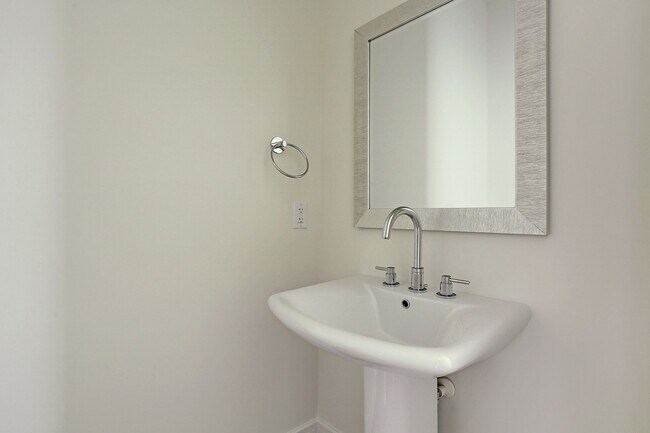 Building Photo - 4521 San Felipe St