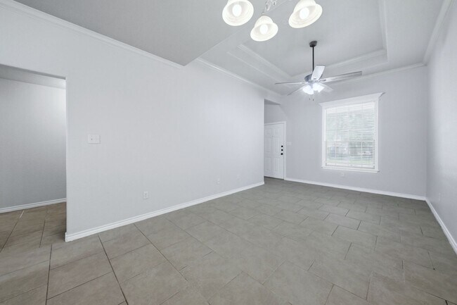 Building Photo - 104 Kleine Ln