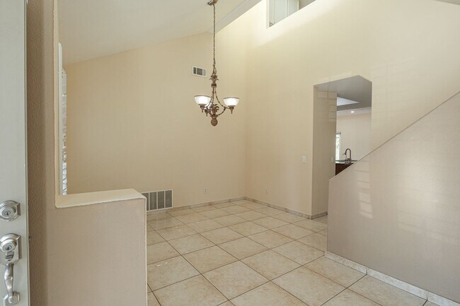 Building Photo - 3 bedrooms 2.5 bathrooms | Southwinds | Oxnard | Unfurnished