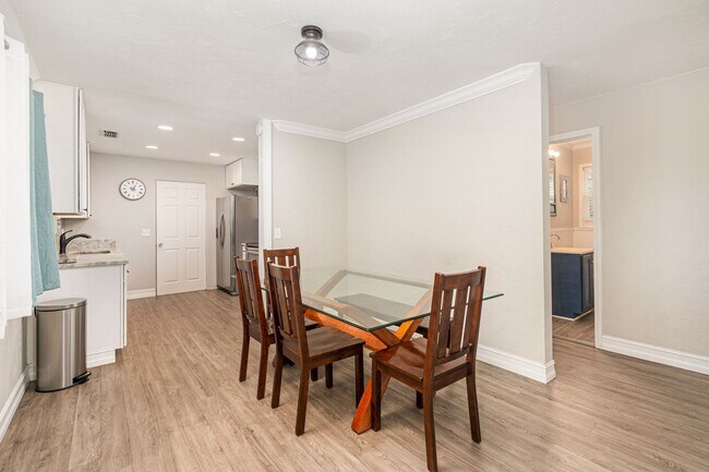 Building Photo - Port Orange 3 bed, 1.5 bath home directly ...