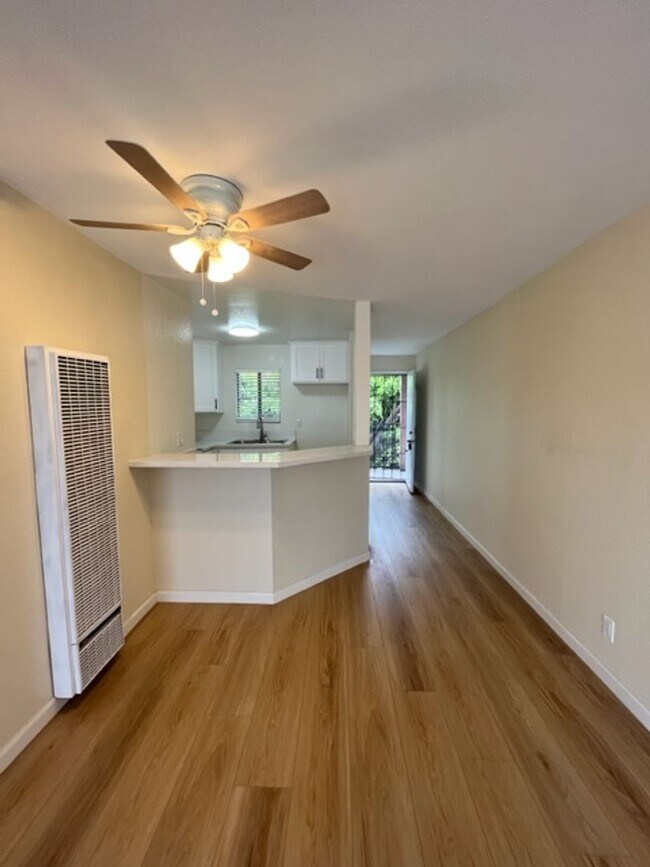 Interior Photo - 1039