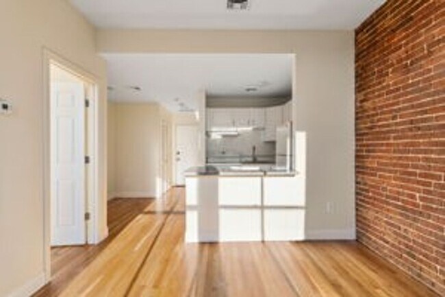 Building Photo - 107 Washington St