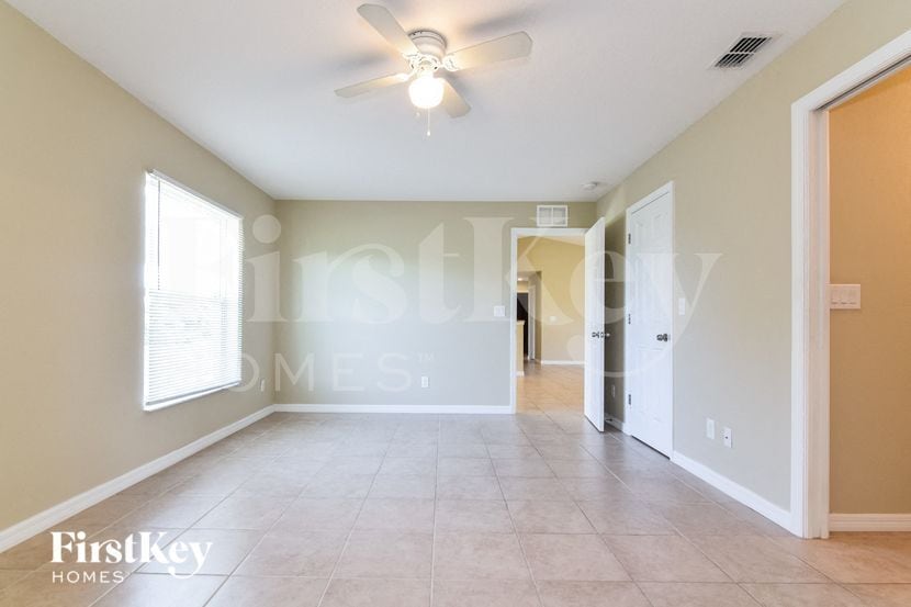 Building Photo - 10371 Grail Ave