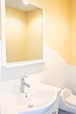 Building Photo - NY Style Townhome 3br/2ba in Gated Community with Garage Parking