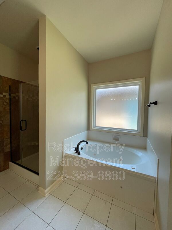 Building Photo - 13263 Quail Meadow Dr
