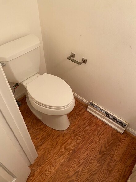 Building Photo - 1174 N Vermont St