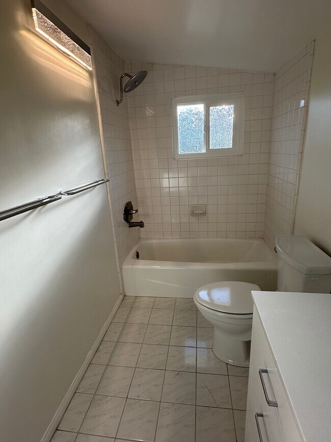 Building Photo - 1326 Clifton St