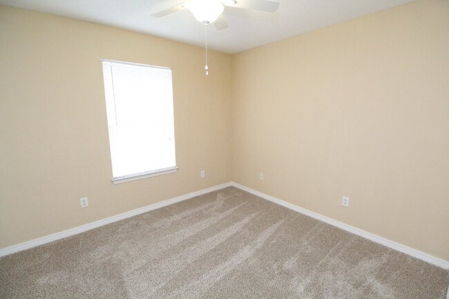 Building Photo - Beautiful Family Home Near Top Schools & N...