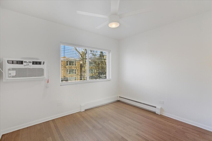 Building Photo - 7358 N Winchester Ave