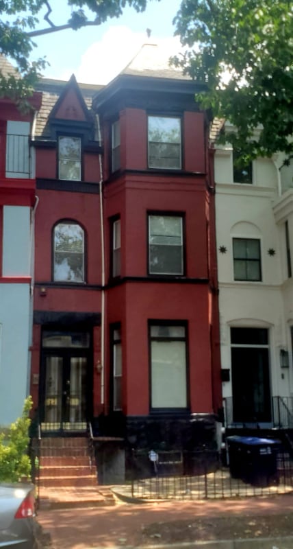 Building Photo - 633 8th St NE