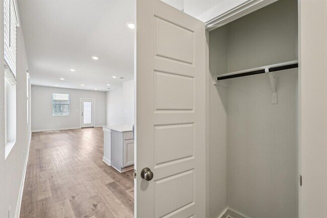 Building Photo - 113 Cutleaf Cv