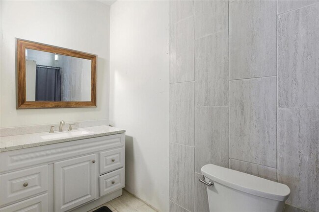 Building Photo - 2826 Marlette St