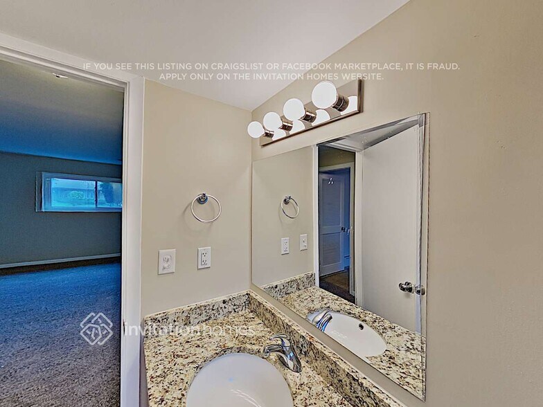 Building Photo - 421 Spruce Dr