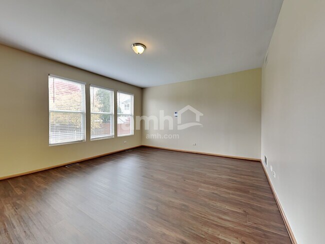 Building Photo - 1300 Broadlawn Dr