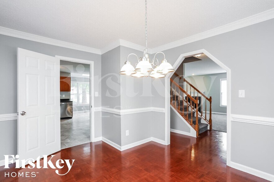 Building Photo - 4905 Chimney Springs Dr