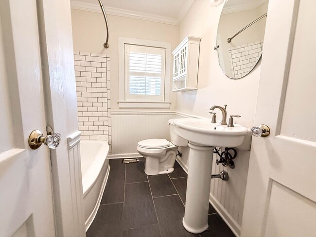 Building Photo - 2525 Camille Dr