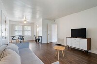 Building Photo - 5841.5 W 88th St