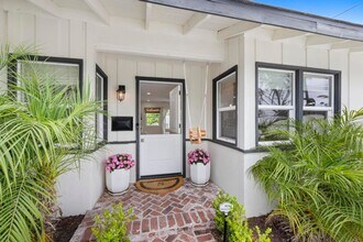 Building Photo - Open Concept 3 Bedroom, 2 Bath Craftsman H...