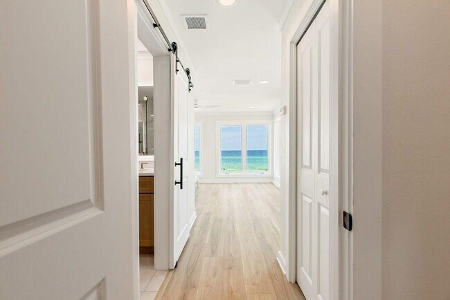 Building Photo - 100 S Spooky Ln