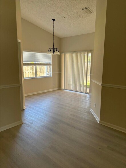 Building Photo - 10749 Cypress Lake Ter