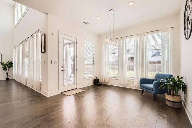 Building Photo - 4912 Risana Bend