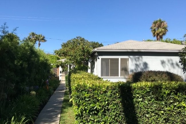 Front Yard - 2550 Greenfield Ave