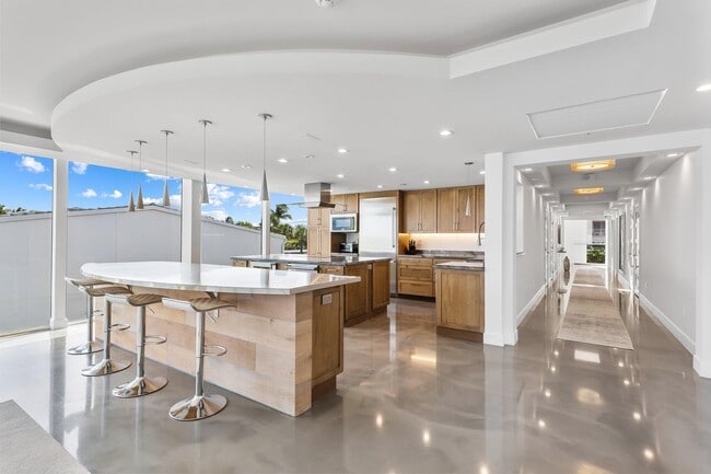Building Photo - 2155 S Ocean Blvd