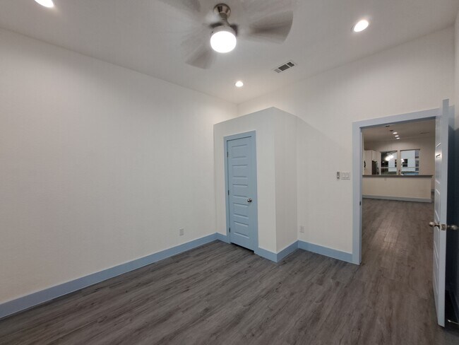 Building Photo - 3235 Noor St
