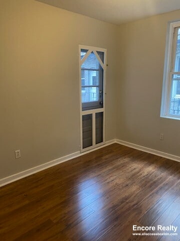 Building Photo - 224 Hanover St