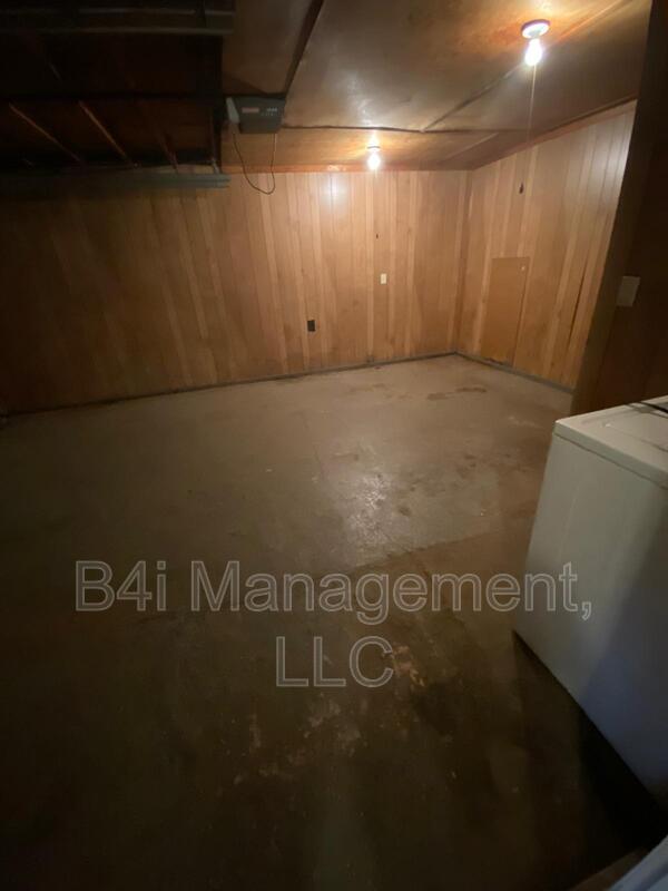 Building Photo - 1108 George Cir