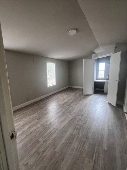 Building Photo - 8794-5914 16