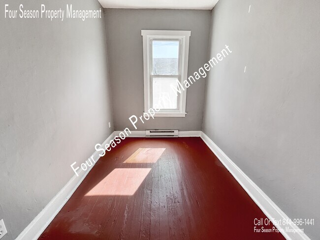Building Photo - 116-118 Elm St