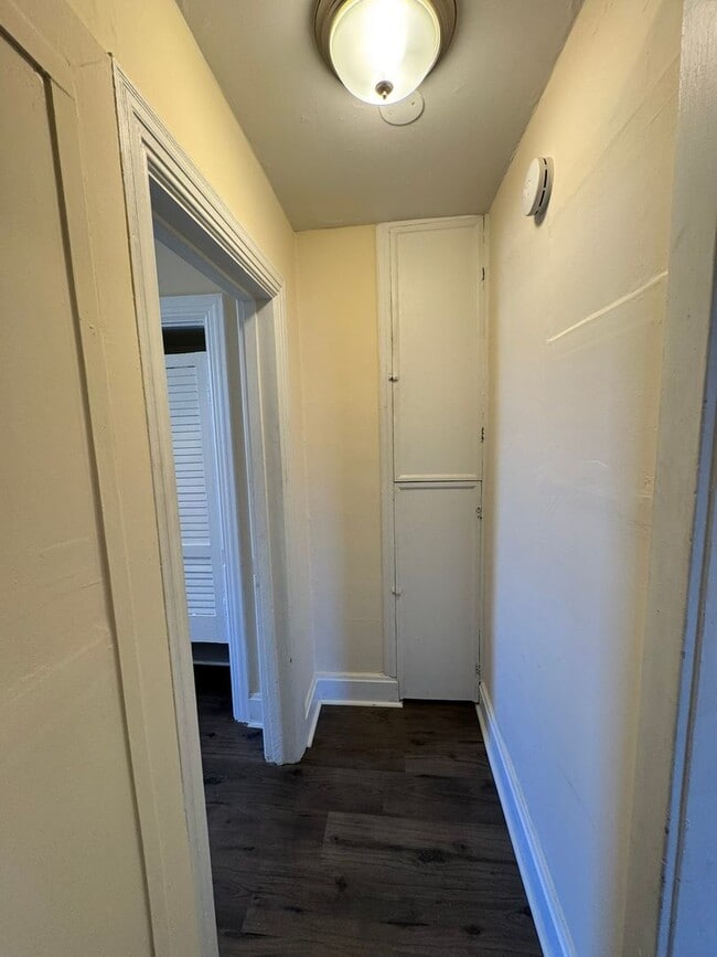 Building Photo - 301 N Catherine St