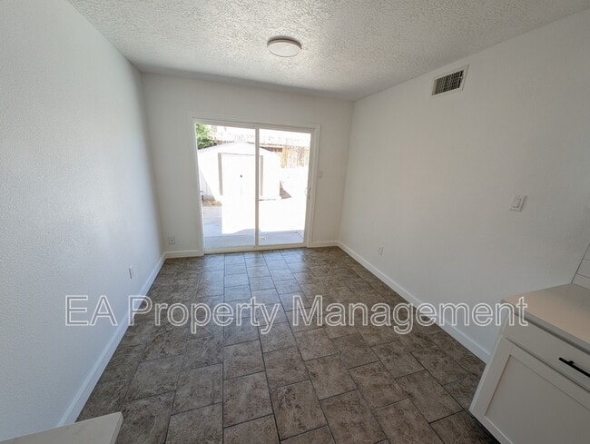 Building Photo - 3301 Schumacher St NW