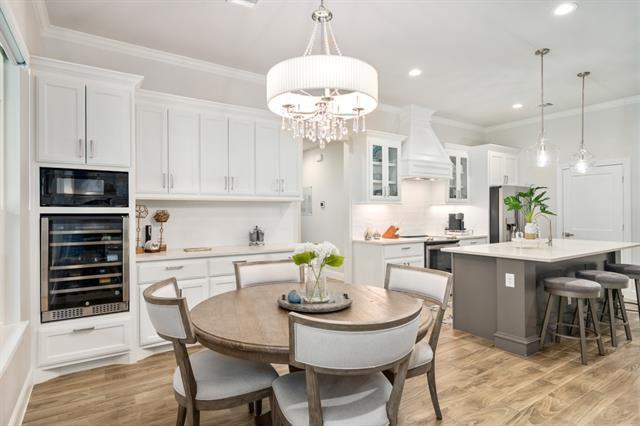 Building Photo - 245 Colonial Dr