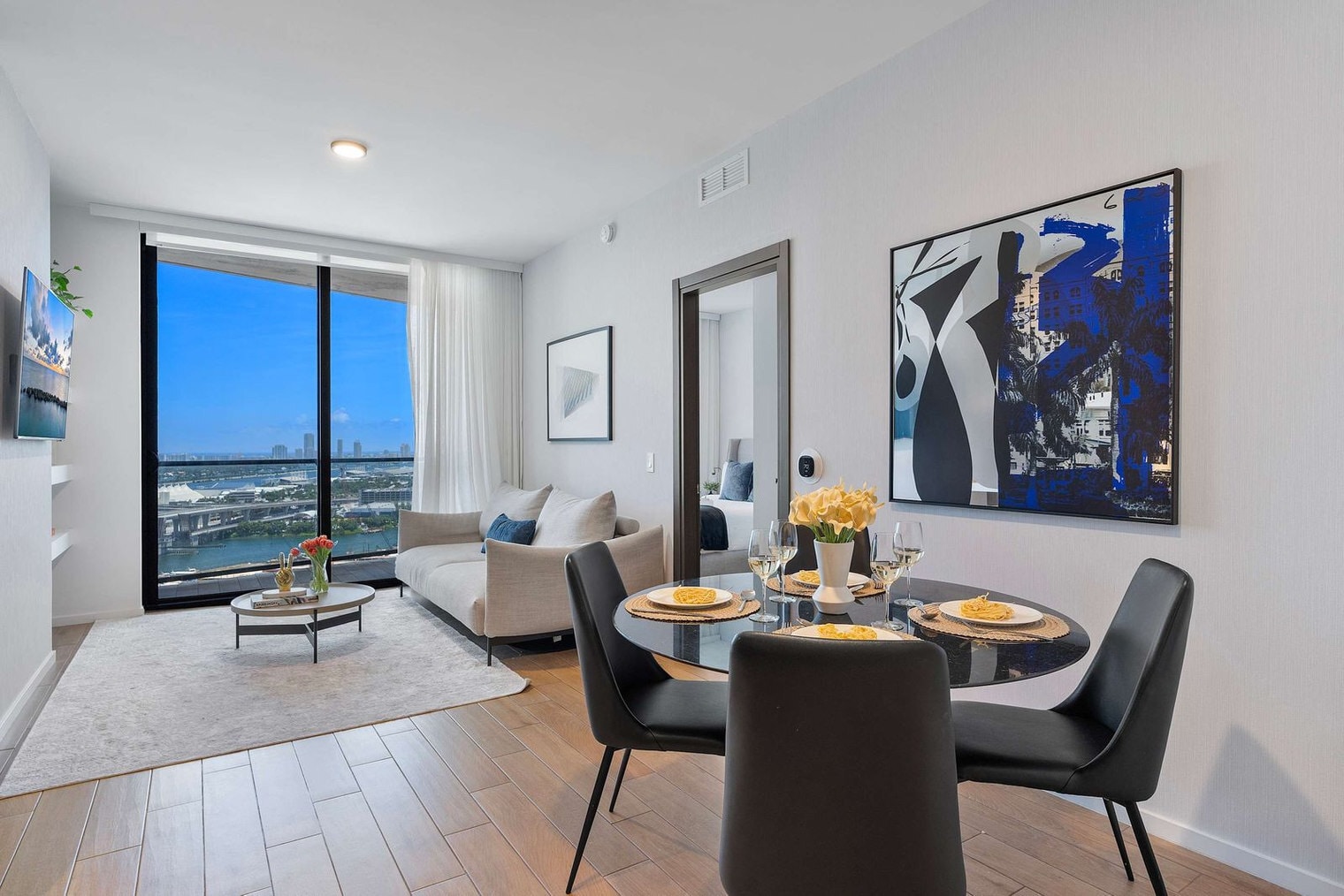 Building Photo - 398 NE 5th St