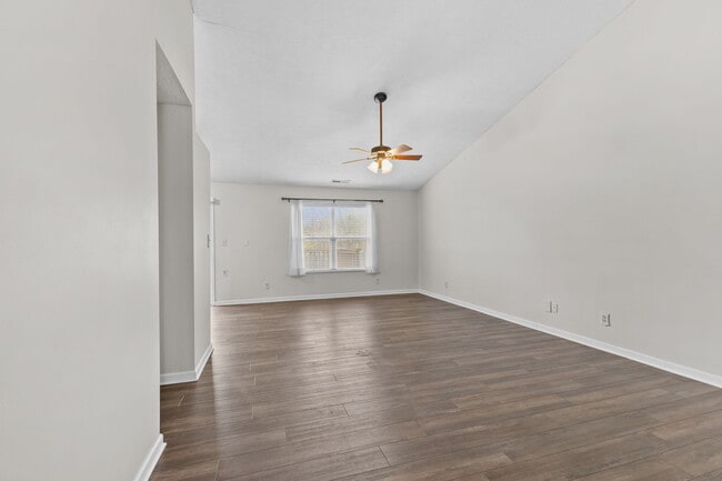 Building Photo - 778 Kingston Cir