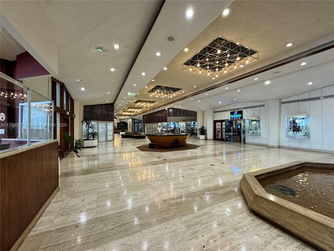 Building Photo - 801 Brickell Bay Dr