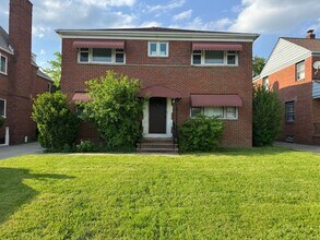 Building Photo - Charming 3BR Ground Floor Unit in South Euclid