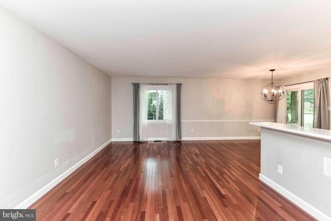 Building Photo - 12231 Westwood Hills Dr