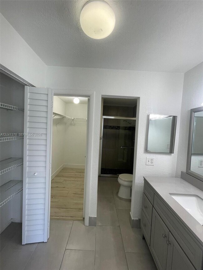 Building Photo - 2580 Coral Springs Dr