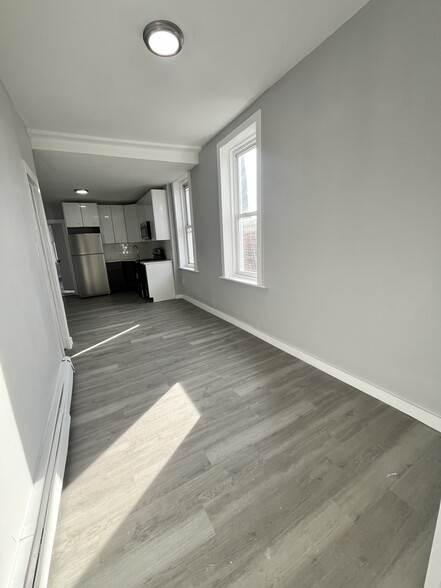 Building Photo - 682 Broadway