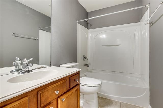 Building Photo - 592 Burning Oak Dr