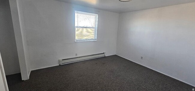 Building Photo - 165 W 250 N