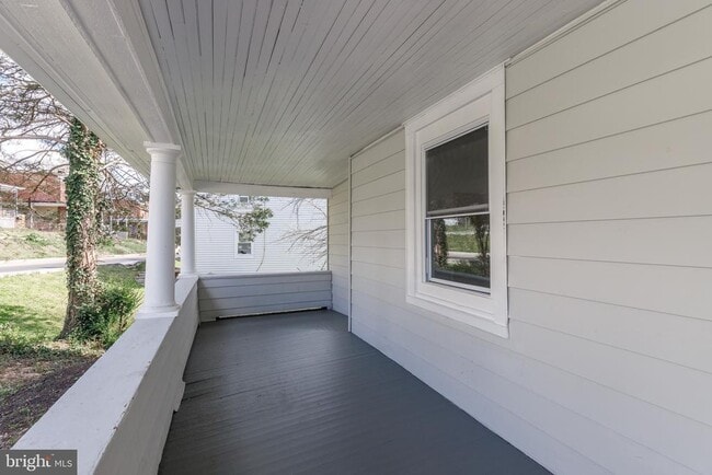 Building Photo - 2805 Hamilton Ave