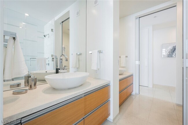 Building Photo - 3726 S Las Vegas Blvd